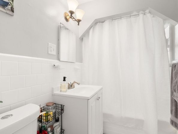 4 Warren Ave, Chelsea MA 02150