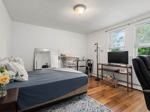 4 Warren Ave, Chelsea MA 02150