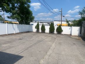 27 Lyon, Worcester MA 01604
