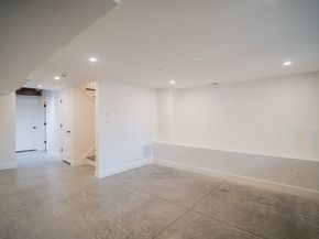 182 Merrimac St 1, Newburyport MA 01950