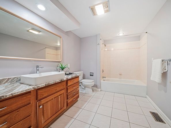 9 Powder Hill Way 9, Westborough MA 01581