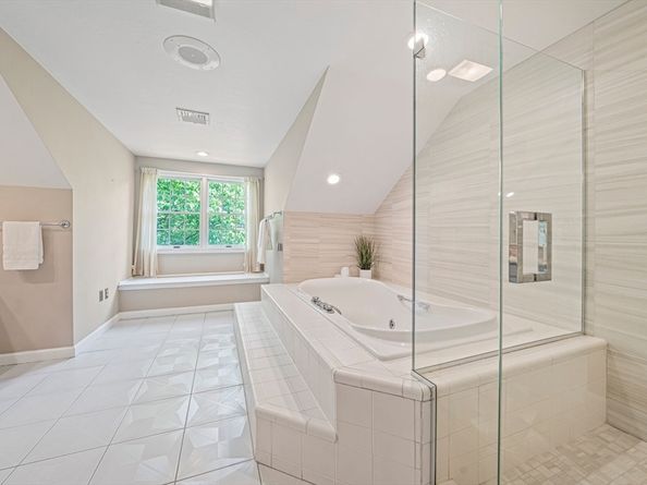 9 Powder Hill Way 9, Westborough MA 01581