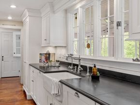 894 Great Pond Road, North Andover MA 01845