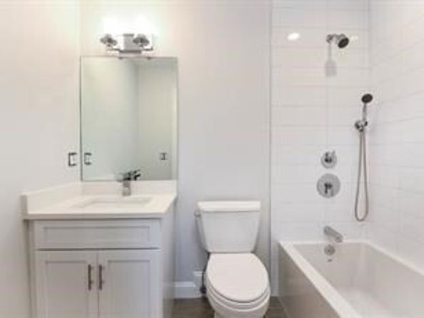 218 Hillside Ave 218, Needham MA 02494