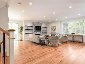 218 Hillside Ave 218, Needham MA 02494
