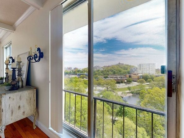 33 Pond Ave PH1207, Brookline MA 02445