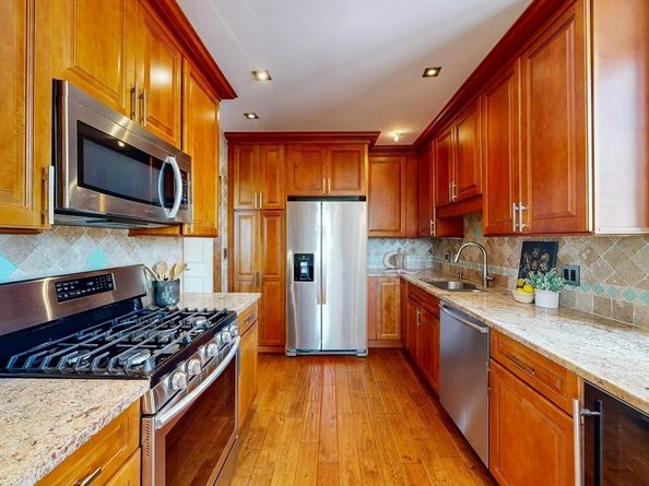 33 Pond Ave PH1207, Brookline MA 02445