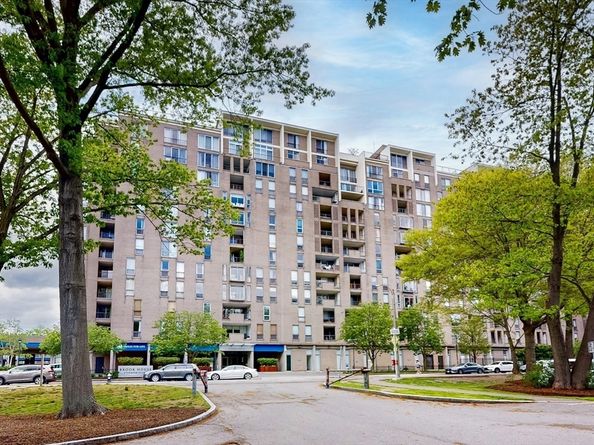 33 Pond Ave PH1207, Brookline MA 02445