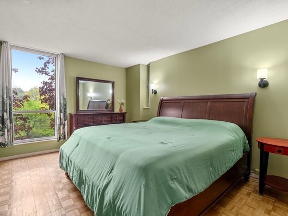 33 Pond Ave 419, Brookline MA 02445