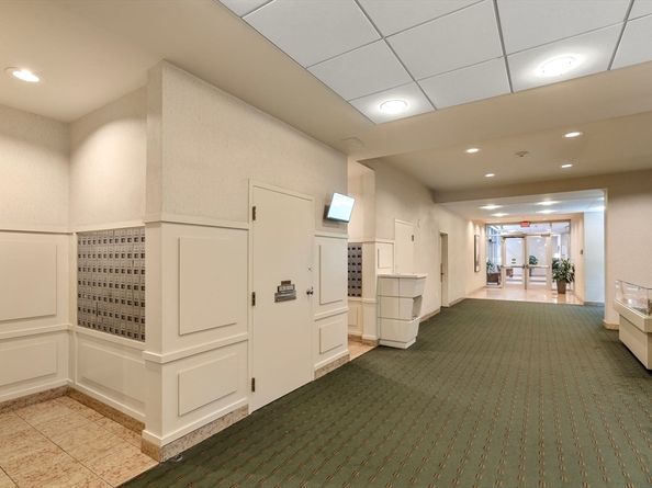 33 Pond Ave 419, Brookline MA 02445