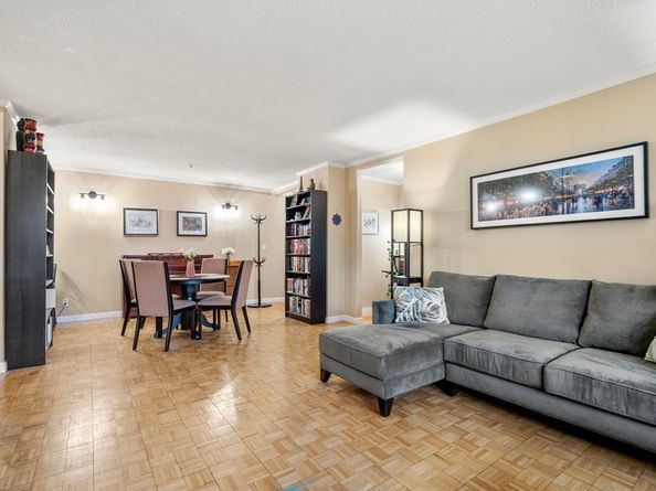 33 Pond Ave 419, Brookline MA 02445
