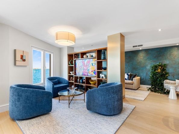 20 Rowes Wharf 309, Boston MA 02110