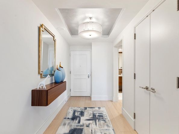 20 Rowes Wharf 309, Boston MA 02110
