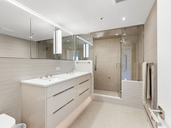 20 Rowes Wharf 309, Boston MA 02110