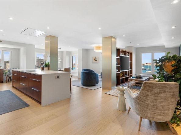 20 Rowes Wharf 309, Boston MA 02110