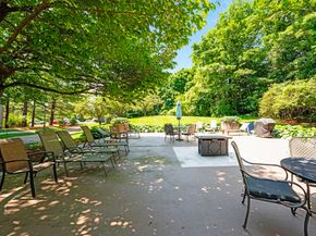 250 Hammond Pond Pkwy 916S, Newton MA 02467