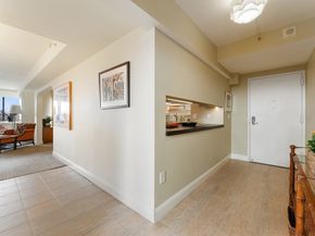 250 Hammond Pond Pkwy 916S, Newton MA 02467
