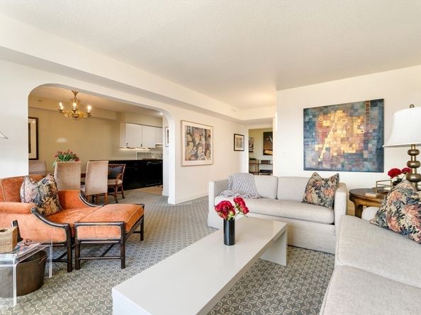 250 Hammond Pond Pkwy 916S, Newton MA 02467