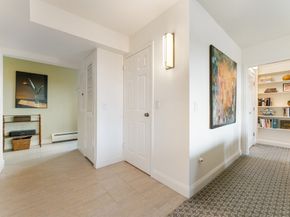 250 Hammond Pond Pkwy 916S, Newton MA 02467