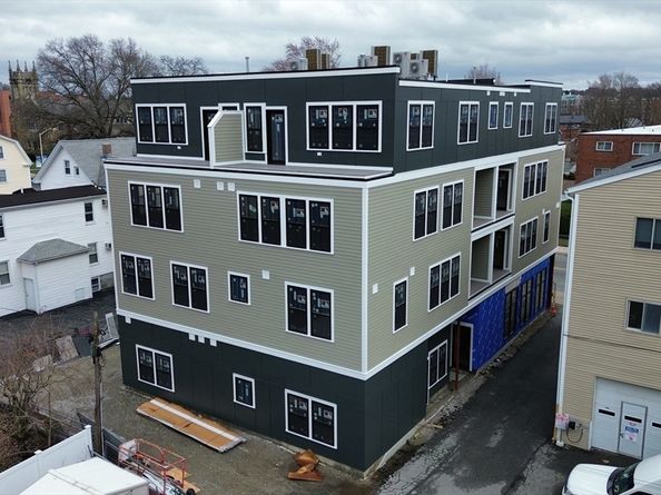 421 High St 101, Medford MA 02155