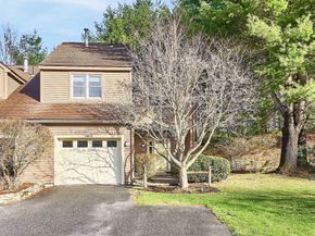 1105 Ridgefield Cir B, Clinton MA 01510