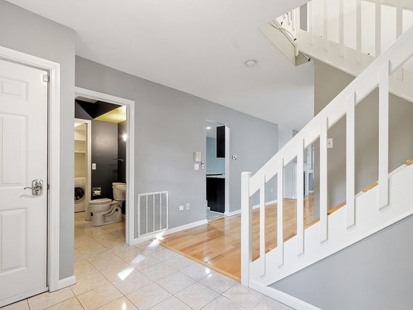 1105 Ridgefield Cir B, Clinton MA 01510