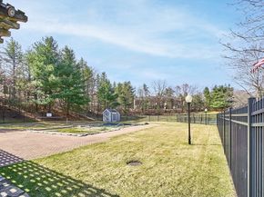 1105 Ridgefield Cir B, Clinton MA 01510
