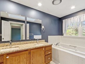 1105 Ridgefield Cir B, Clinton MA 01510