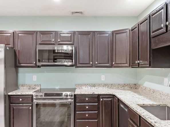 1105 Ridgefield Cir B, Clinton MA 01510
