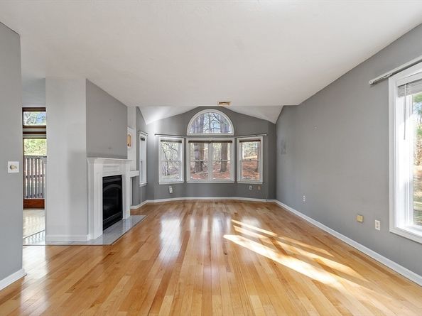 1105 Ridgefield Cir B, Clinton MA 01510