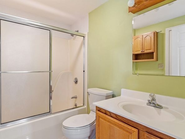 1105 Ridgefield Cir B, Clinton MA 01510