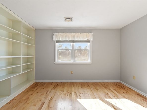 1105 Ridgefield Cir B, Clinton MA 01510