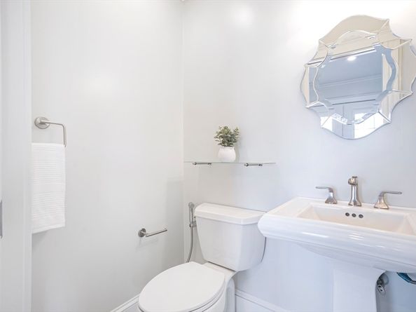 646 Newton St 2, Brookline MA 02467