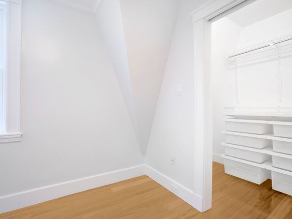 646 Newton St 2, Brookline MA 02467
