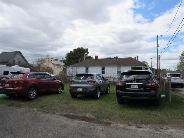 60 11th St, Wareham MA 02538
