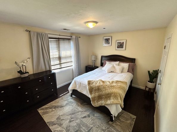 12 Hamilton Way, Holbrook MA 02343