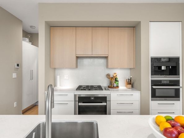 7 East Springfield PH6, Boston MA 02118