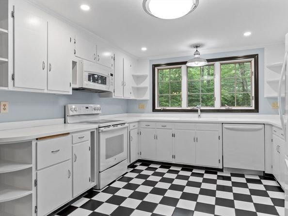 141 Lovell Road, Holden MA 01520