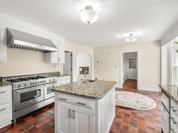 10 Sumac Circle, Holden MA 01520