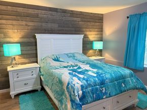 48 Phillips Rd 17, Holden MA 01520
