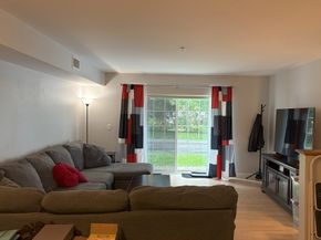 48 Phillips Rd 17, Holden MA 01520