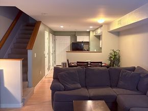 48 Phillips Rd 17, Holden MA 01520