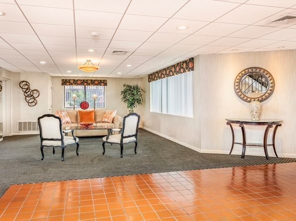 295 Lynn Shore Drive 401, Lynn MA 01902