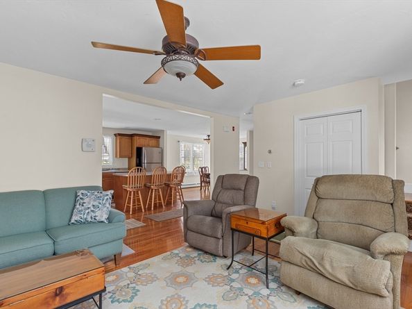 107 Shore Dr, Plymouth MA 02360