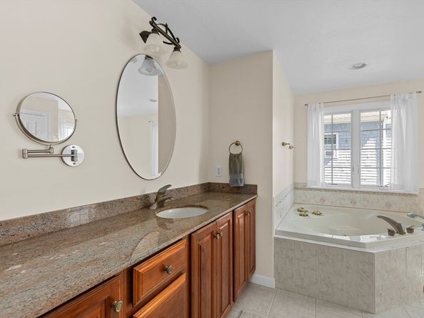 107 Shore Dr, Plymouth MA 02360
