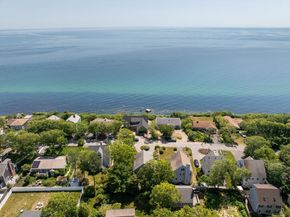 107 Shore Dr, Plymouth MA 02360