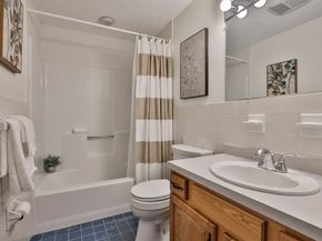 804 Reynolds Dr 804, Saugus MA 01906