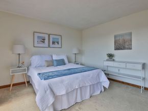 804 Reynolds Dr 804, Saugus MA 01906
