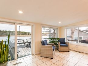 10 Sunset Ave, Wareham MA 02346