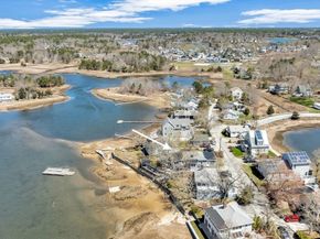 10 Sunset Ave, Wareham MA 02346